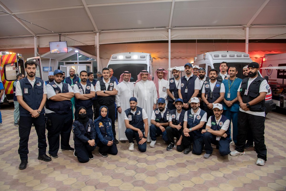 NGHAnews's tweet photo. جانب من زيارة معالي المدير العام التنفيذي للشؤون الصحية بوزارة الحرس الوطني التفقدية لمركز الطوارئ والإجهاد الحراري وضربات الشمس في مشعر عرفات، ومستشفى الطوارئ في مشعر منى التابعين للشؤون الصحية بوزارة الحرس الوطني.

#MNGHA https://t.co/A6hMDOBVwc