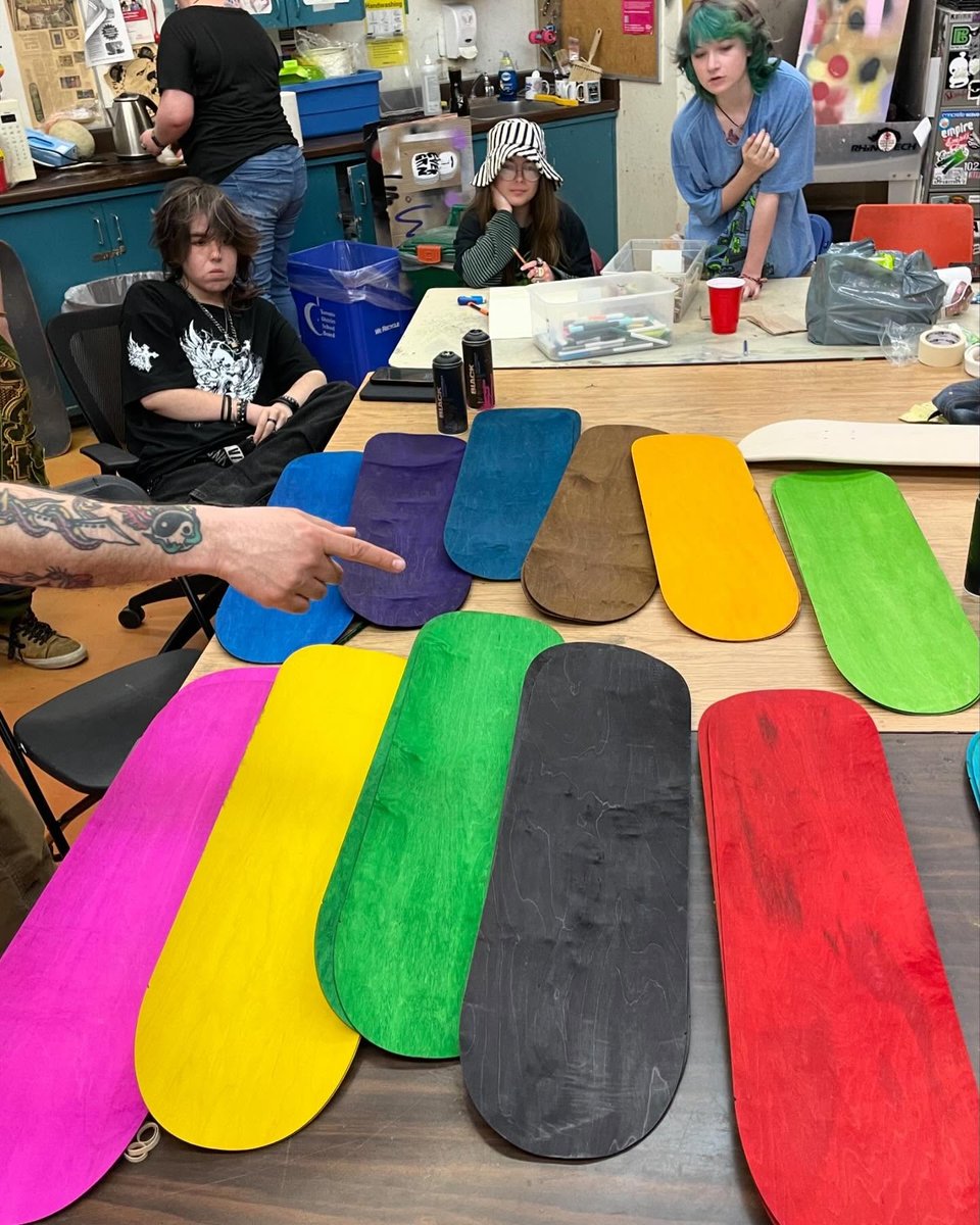 We love this picture from the <a href="/CraigOSF/">OSF</a> classroom getting ready to press some colorful boards!
⁠
Did you know that you can add-on a color sheet to our Lil'Rockit, City Cruiser, and Street Deck shaped sets?
⁠
#roarockit #repost