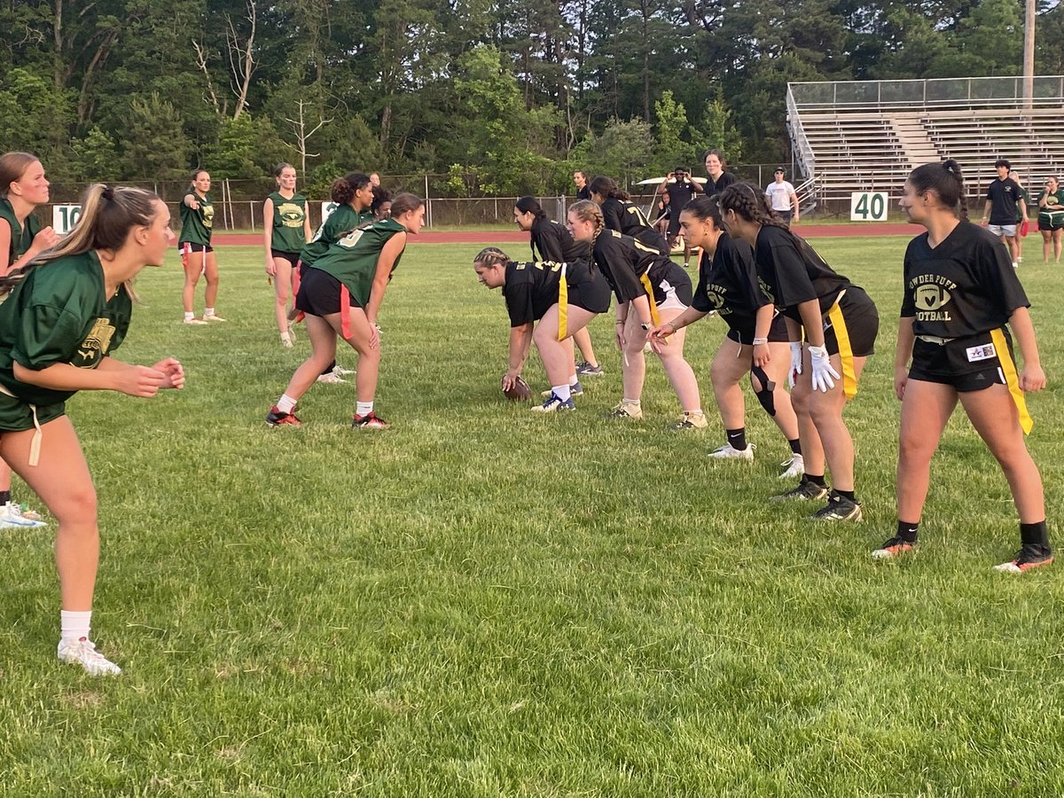 BrickMemorialHS's tweet image. 2025 Powder Puff ends in a hard-fought 0-0 tie! 💪💚💛 Great job to all players, coaches, and fans for bringing the energy and Mustang pride! #PowderPuff #MustangPride #LetsGoStangs