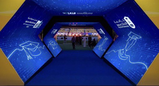 zos35's tweet photo. ﴿ وَ آخِرُ دَعْوَاهُمْ أََنِ الْحَمْدُ لِلَّهِ رَبِّ الْعَالَمِينَ ﴾ 

الحمدُ للهِ على بِدايةٍ قَدَّرَها،
وعلى نِهايةٍ أكرمَ بها وأتمَّها .

الحمدُ للهِ على الحُلمِ حين وُلِد،
وعليهِ حين أزهَرَ واكتمل 💫 .

فلهُ الحمدُ عددَ ما مضى من فَضله،
وعددَ ما هو آتٍ من جميلِ عطائه 🎓🤍 https://t.co/COpfgyush3