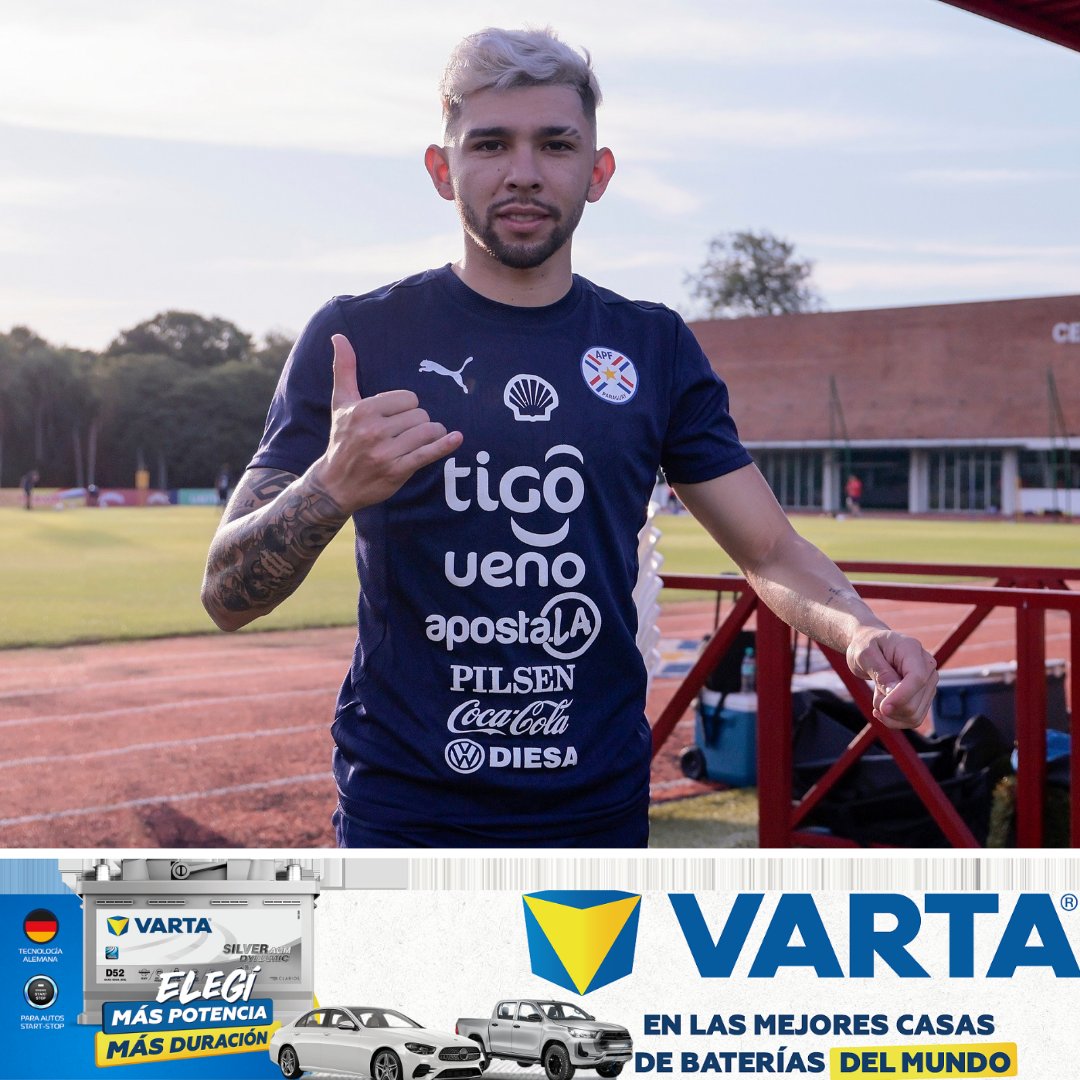 Bruno Pont (@brunopont) on Twitter photo ¿Todo bien joya?
Imagen de Julio Enciso en el CARDE, durante el penúltimo entrenamiento de la Selección Paraguaya.
95.5 FM <a href="/rockandpop955/">Rock&Pop Paraguay</a>
1020 AM <a href="/nanduti/">Radio Ñandutí</a>
96.1 FM CDE 660 AM CDE Itapirú.
#LaGranJugada. ¿Todo bien joya?
Imagen de Julio Enciso en el CARDE, durante el penúltimo entrenamiento de la Selección Paraguaya.
95.5 FM <a href="/rockandpop955/">Rock&Pop Paraguay</a>
1020 AM <a href="/nanduti/">Radio Ñandutí</a>
96.1 FM CDE 660 AM CDE Itapirú.
#LaGranJugada.