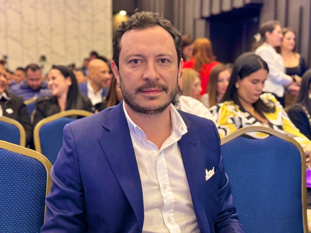 juanbaenam's tweet photo. Estoy aquí, en #ExpoPartes2025, conmemorando los 50 años de @AsopartesNal, una de las asociaciones más importantes del país en el sector automotor.
Celebramos medio siglo de trabajo, innovación y compromiso con el desarrollo de Colombia. #Asopartes50Años https://t.co/antzoiy1Xs