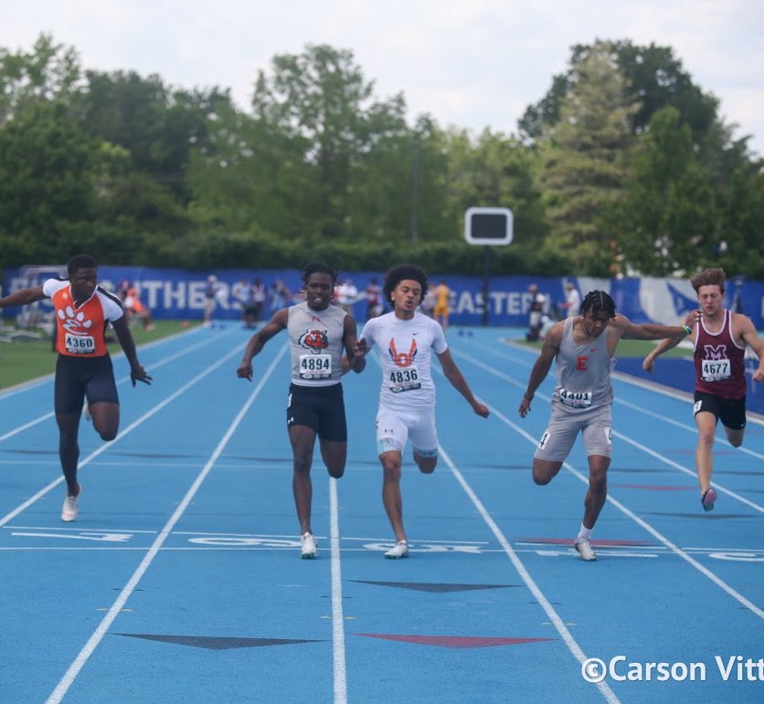 DontrellYoung9's tweet image. Finished off my Sophomore year of High school track very strong placing at State in all 3 of my events. I placed 2nd in the 200m running a 21.22, 4th in the 100m with a 10.57 and taking 8th in the 400m. Also this season I broke 7 records with in a month.( 4 meet records and 3…