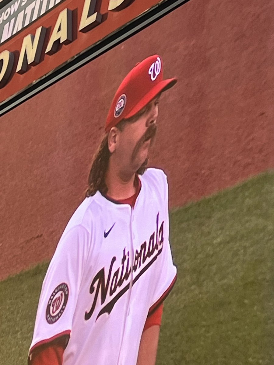 PapaBoo08's tweet image. Good gosh tell me this guy doesn’t look like Goose Gossage #Chafin #NatsvsCubs #Cubs #Nationals