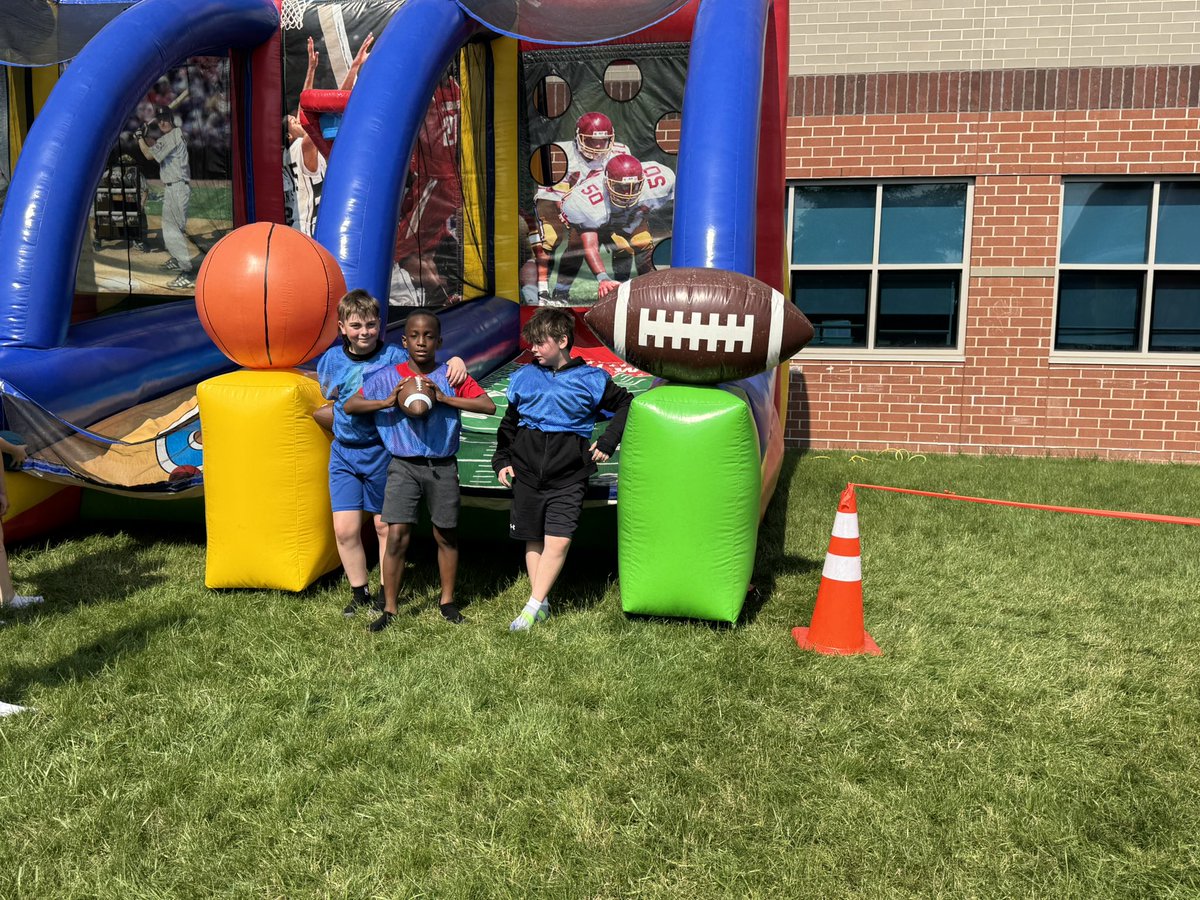 Mrs. Christia Hollinshead tweet media