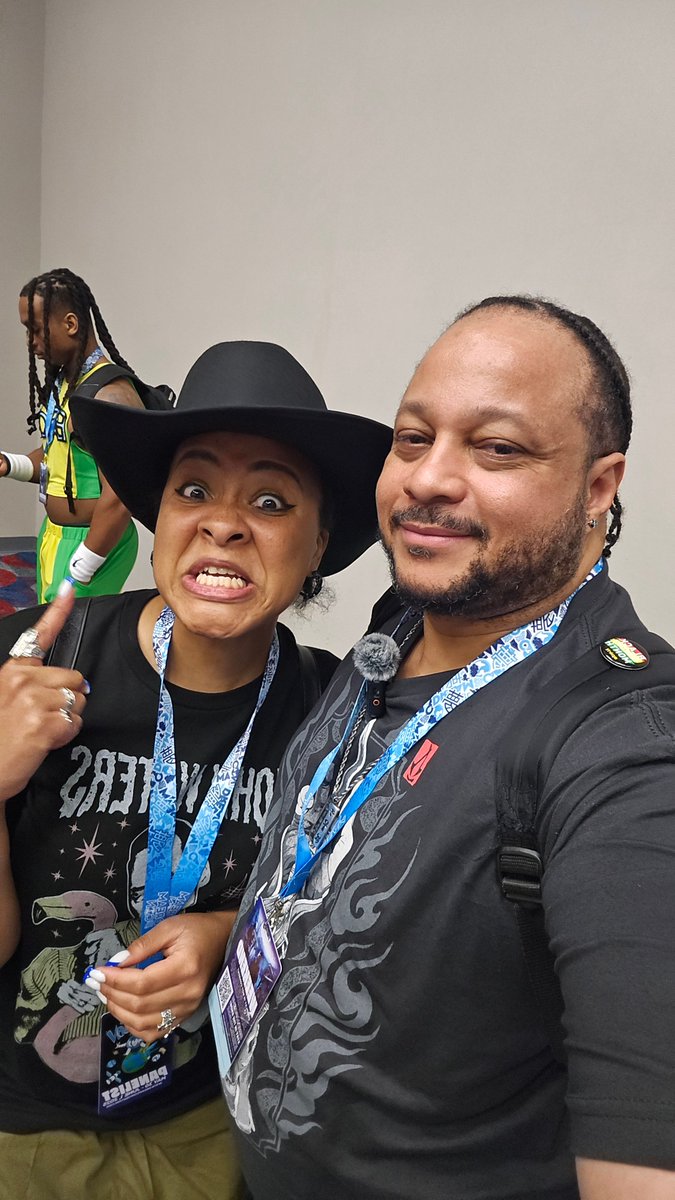 These four ladies did an amazing job on their panel. I told @ProfessorWhite that with all four of them on the panel, they needed a larger room. Top Tier Panel

@ProfessorWhite @Daylohyo <a href="/IdiosynAnca/">xbox shirt 🍉🙏🏽</a>  <a href="/LilaBoBina/">Overseer Bina at Dreamcon 25</a>