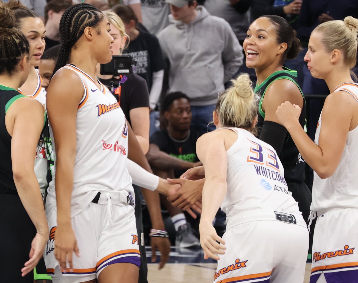 Satou Sabally &amp; Napheesa Collier all smiles to start the game off