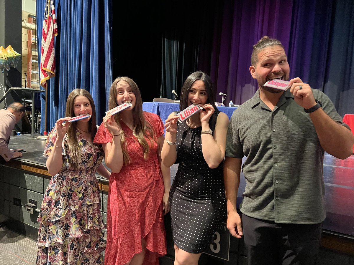 MsHernandezPCSD's tweet image. ❤️💙So proud of this tenured team! These are the rowers! ❤️💙