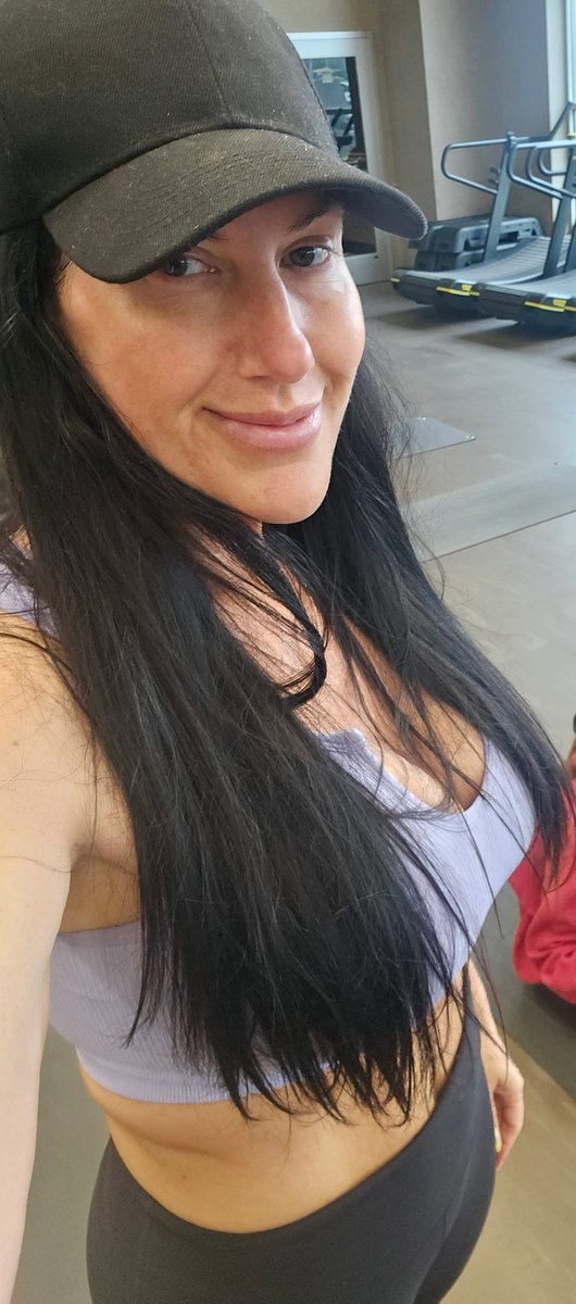 FallonJaneSFW's tweet photo. I am going to try and tone up some more this summer.😋 https://t.co/HL24fiGoeh