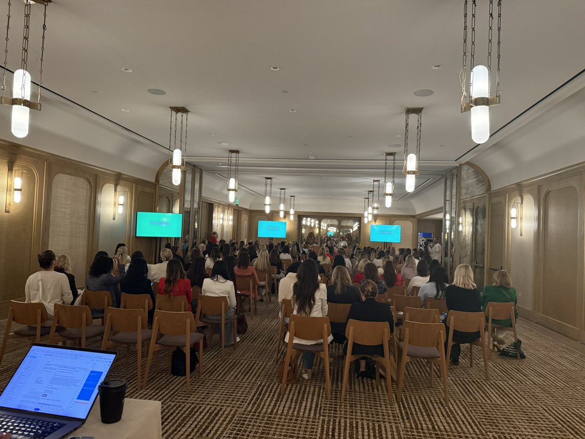 A packed room for Women’s Abundance Collective today talking about investing in women’s health. #investinwomen