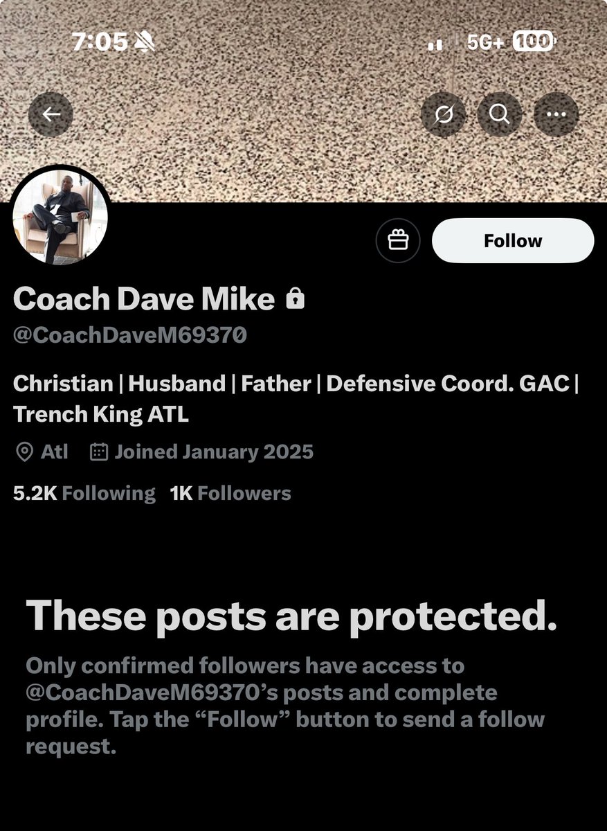 Athletes be careful &amp; pay attn. There are people out here tryn to scam u &amp; send out fake offers to get u to send them $ or important private info. If u get an offer in ur dm from some1 u have never talked to…be aware. Offers don’t come like that!
This guy is one of them