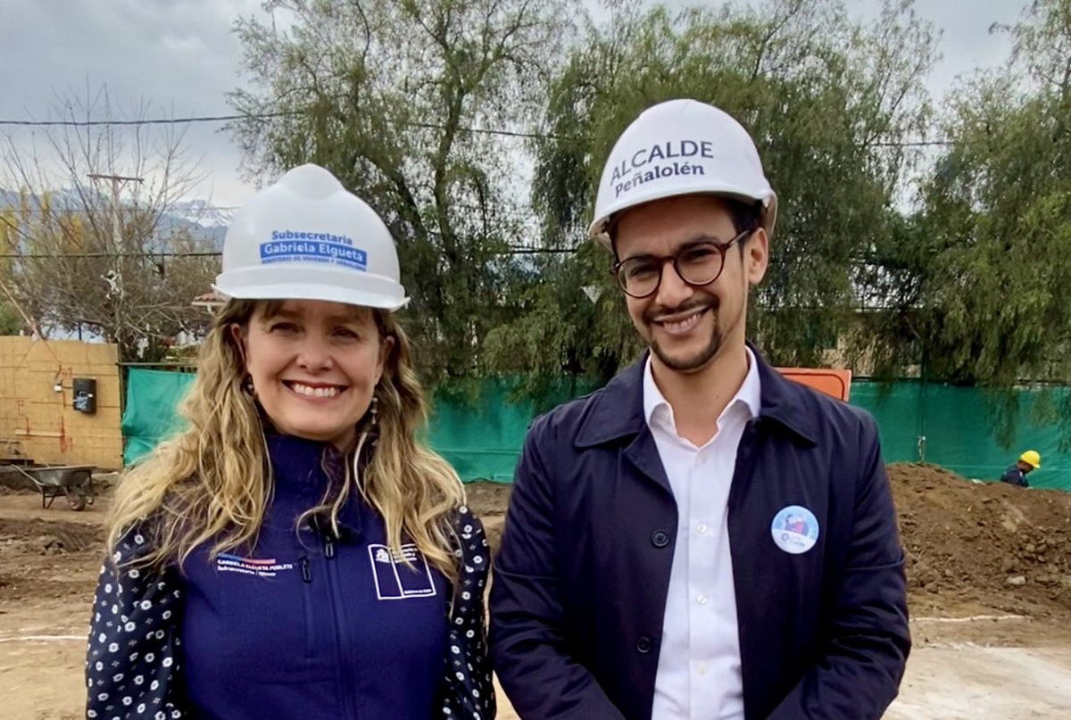 Gabriela Elgueta (@gabyelguetap) on Twitter photo Hoy colocamos la primera piedra del Centro Comunitario de Cuidados de Peñalolén, en el corazón de Lo Hermida. Un espacio pensado para apoyar a quienes cuidan y fortalecer el tejido comunitario, primera obra que forma parte del Plan Habitar Lo Hermida que impulsa <a href="/Minvu/">MINVU - Chile</a>. Hoy colocamos la primera piedra del Centro Comunitario de Cuidados de Peñalolén, en el corazón de Lo Hermida. Un espacio pensado para apoyar a quienes cuidan y fortalecer el tejido comunitario, primera obra que forma parte del Plan Habitar Lo Hermida que impulsa <a href="/Minvu/">MINVU - Chile</a>.