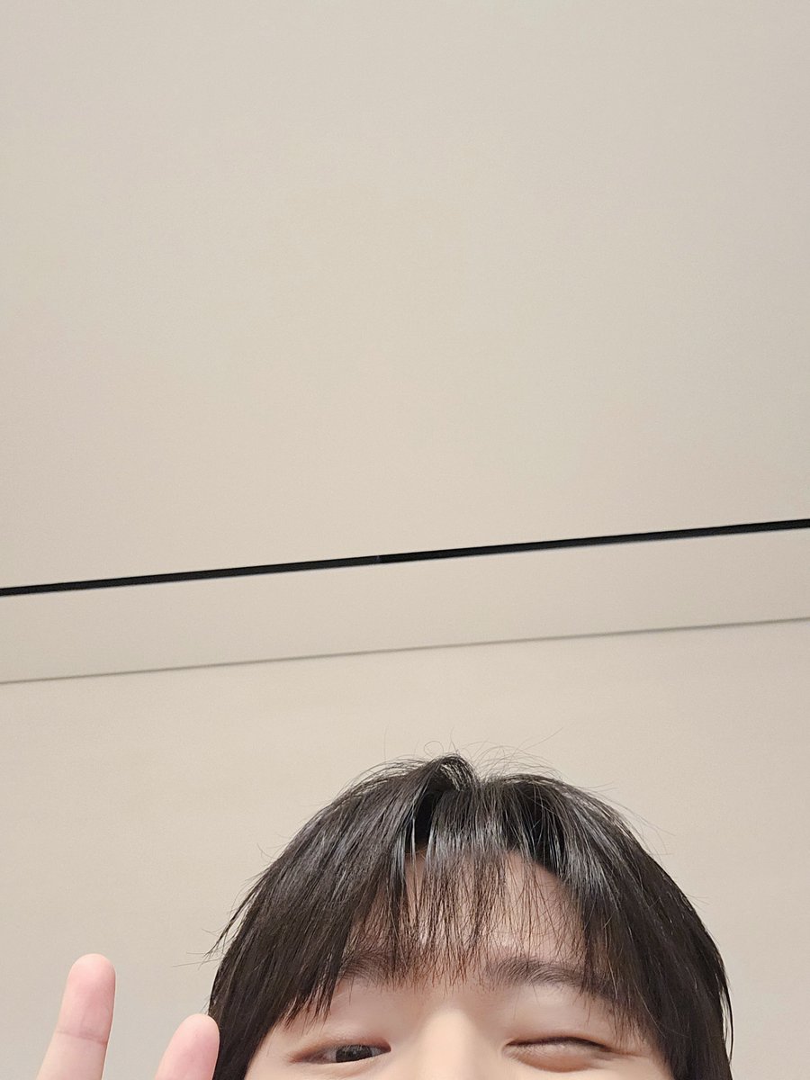 meet_the_seung's tweet photo. 𝗡𝗼𝘄 𝗣𝗹𝗮𝘆𝗶𝗻𝗴
정승환 - 하루만 더
2:37 ━━💛💚💙─ 3:26
⇆⠀⠀⠀⠀⠀◁ ❚❚ ▷⠀⠀⠀⠀⠀↻

#정승환 #JungSeungHwan 
#봄에 #In_The_Spring 
#하루만더 #OneMoreDay https://t.co/ui0MlkEPHa