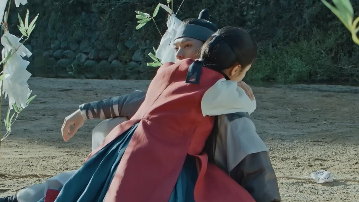 jozkajose's tweet photo. #TheHauntedPalace tiap eps seru, menyentuh, chemistry #YOOKSUNGJAE x #KimJiyeon #BONA mantap.

Di tengah gempuran drama 12 eps, kirain bakal bosen. Taunya ga sama sekali. Terus OST yg "Rebloom", pas Yoon Gab pergi selamanya 🥹 NANGIS 😭

#TheHauntedPalaceEp14 https://t.co/wXqBL3dvLs