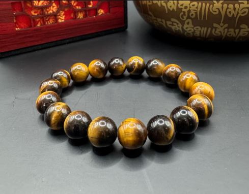 KoronadalAlter's tweet photo. 🐯 For Sale: Tiger’s Eye Stone Bracelet 🐯
✔️ 100% Natural Tiger’s Eye
✔️ Stretch Fit – Unisex Design
⚡ Strength • Protection • Focus
✨ Earthy. Bold. Timeless.
📩 DM to order – Limited stock only!
#TigersEye #CrystalBracelet #GroundingEnergy #FocusAndStrength #MinimalistStyle https://t.co/YoYB326ZtR