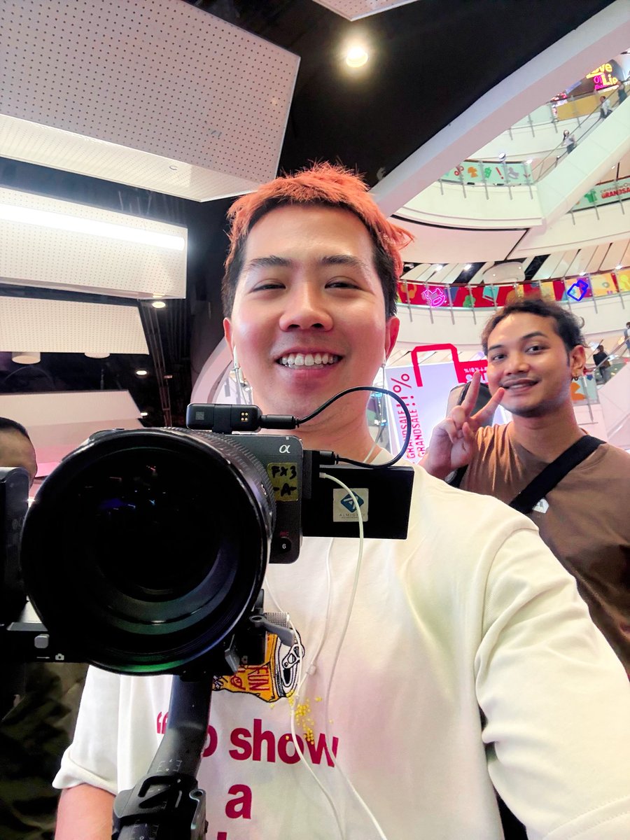 ถ่ายงานเมื่อวานกับวง BUS 

ติดตามชมคลิปได้ที่เพจ centralwOrld

#MarcKris #ALANpasawee
#BUSbecauseofyouishine