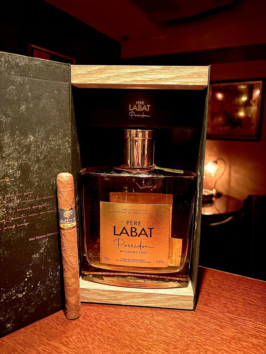 4th Jun. OPEN
14:00〜24:00(L.O23:00)

#シガーネスト #大阪シガーカフェ  #シガーカフェ #葉巻 #カフェ #コーヒー #エスプレッソ #ミックスジュース #昼葉巻 #終日喫煙可 #夜カフェ #喫煙可能店 #cigarnest #osakacigarcafe #cigarcafe
#cigarbar #cigar #cafe #coffee
#雪茄 #ラムバー