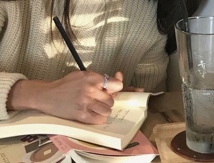 studiousZee's tweet image. be proud of all of your small victories. you only snoozed your alarm twice today instead seven times. you changed out of pyjamas and into actual clothes. you found a new song that makes you want to dance. you smiled at a stranger and they smiled back. life doesn't have to be +