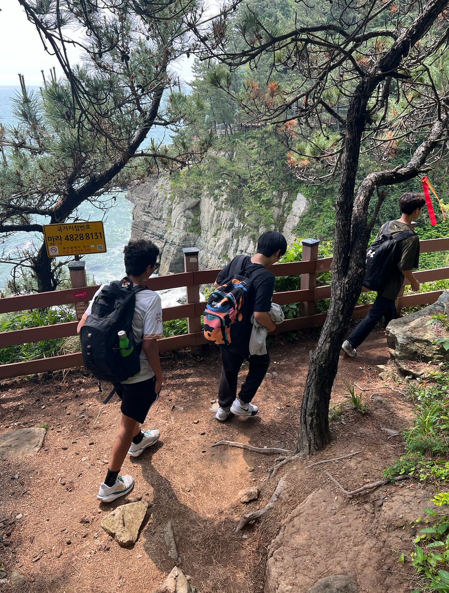 ISBLearning's tweet image. As part of Earth Week at ISB, our secondary students took learning beyond the classroom, this time to Busan’s stunning Igidae Coastal Trail. Students engaged in experiential learning that connected them to nature, to one another, and to their role as global citizens. #ISBLearning