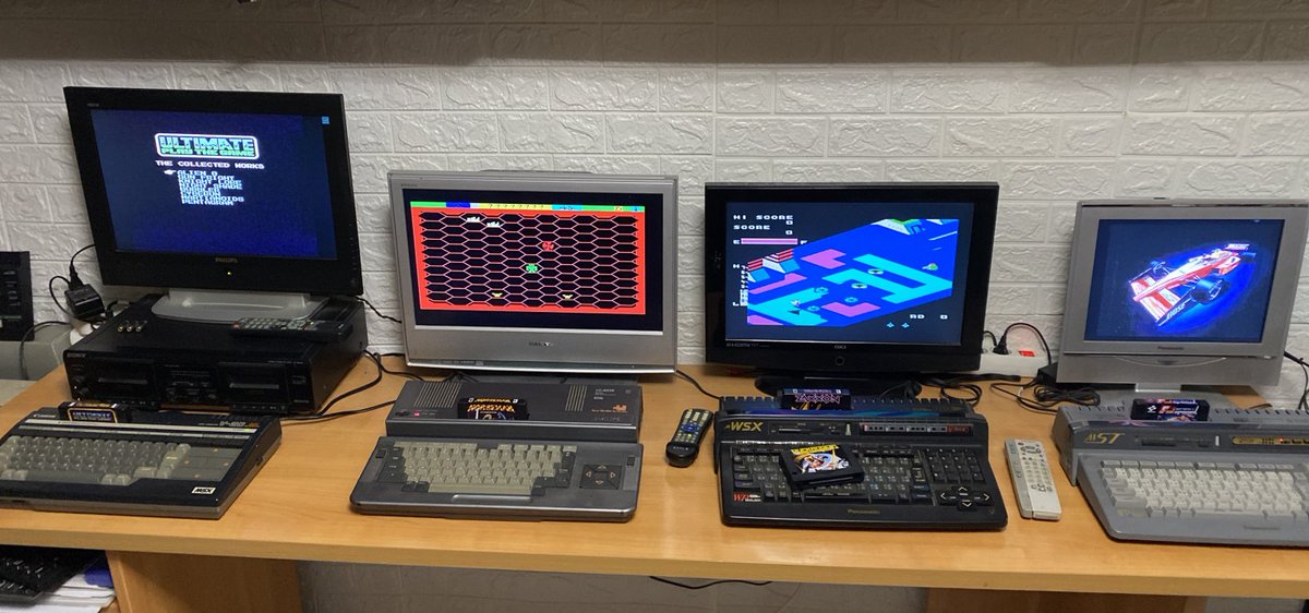 themsxlovers's tweet image. Un buen amigo nos ha pedido unas ediciones para su MSX muy especiales ya que su MSX2+ no tiene reproducor de cassette y la disquetera esta rota:
-Norseman
-Zaxxon
-Buck Rogers.
-F1 Spirit 3D
-Ultimate collected Works MSX
Que los disfrutes crack !!