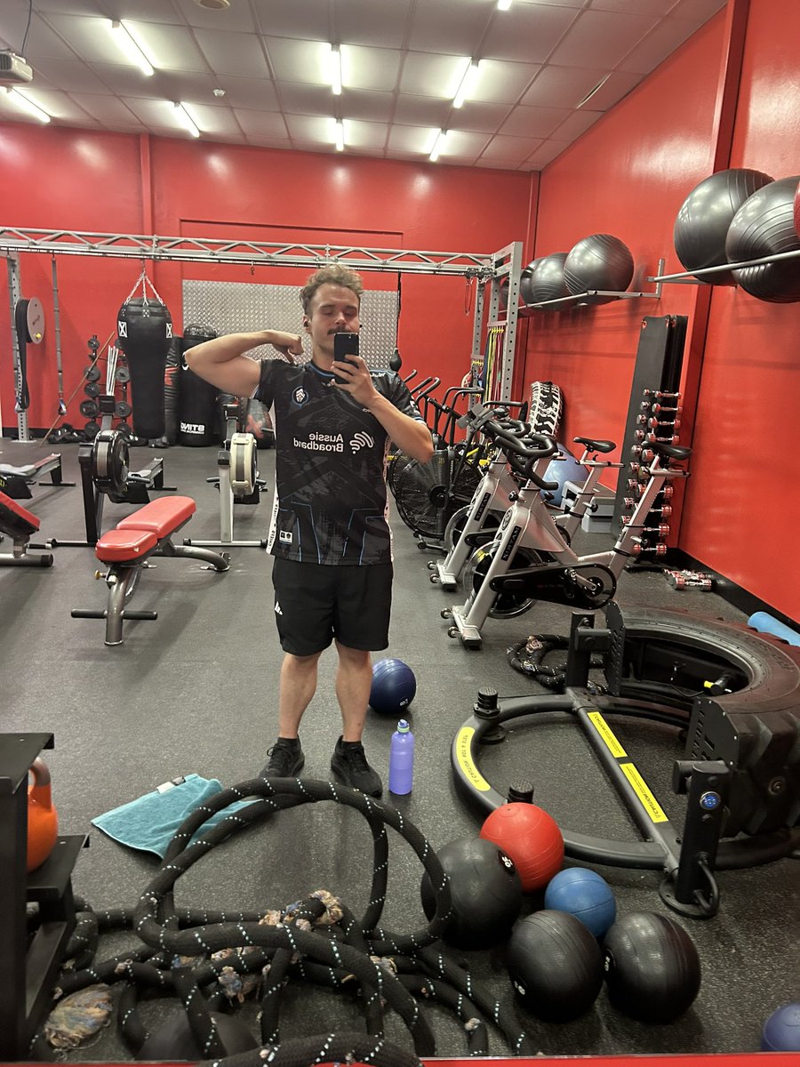 buzz from the ocean tweet media