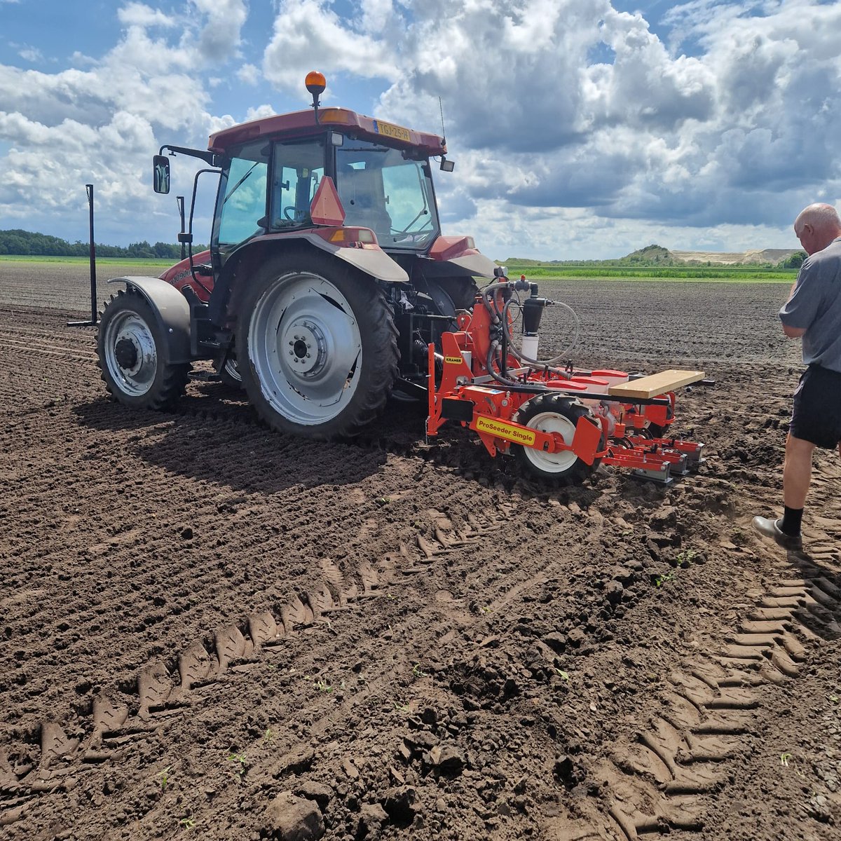 kramerstart's tweet image. Onlangs werden er zelf bloemen gezaaid met een 𝐏𝐫𝐨𝐬𝐞𝐞𝐝𝐞𝐫 𝐒𝐢𝐧𝐠𝐥𝐞. Zo kan er van alles worden gezaaid met onze zaaimachines. 🌸

#kramer #kramertheperfectstart #zaaien #bloemen #zaaimachine #zaaitechniek #mooiwerk