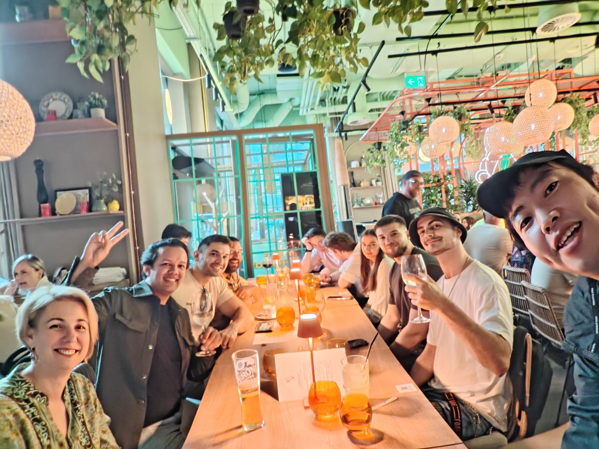 korodroid's tweet image. Had a great time at the Speakers’ Dinner — such a fun evening filled with amazing people!
Truly honored to be giving one of the keynotes on Day 2 of DevTalks Romania.
Huge thanks to the organizers and speakers for the warm welcome. See you all again soon!
#DevTalks #AIEvent