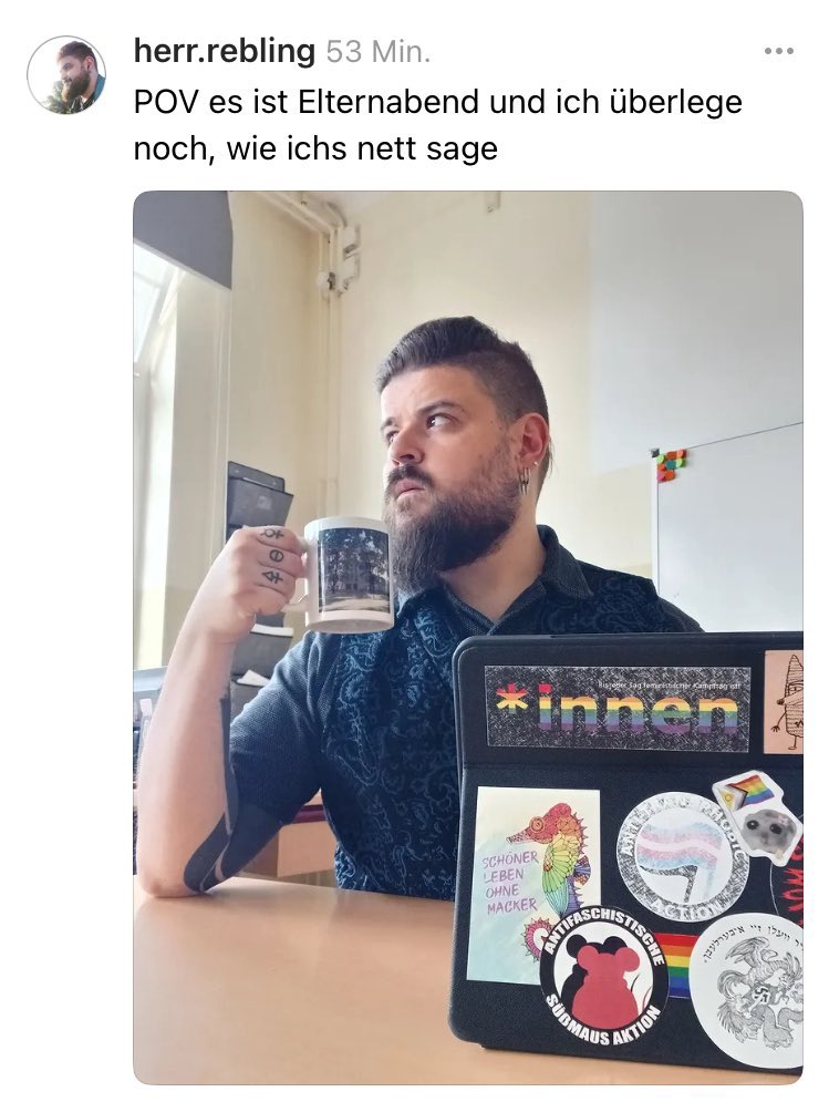 FileGiftFrosch's tweet image. POV der Typ ist der Lehrer deines Kindes. 
Wie schnell wechselst du die Schule?