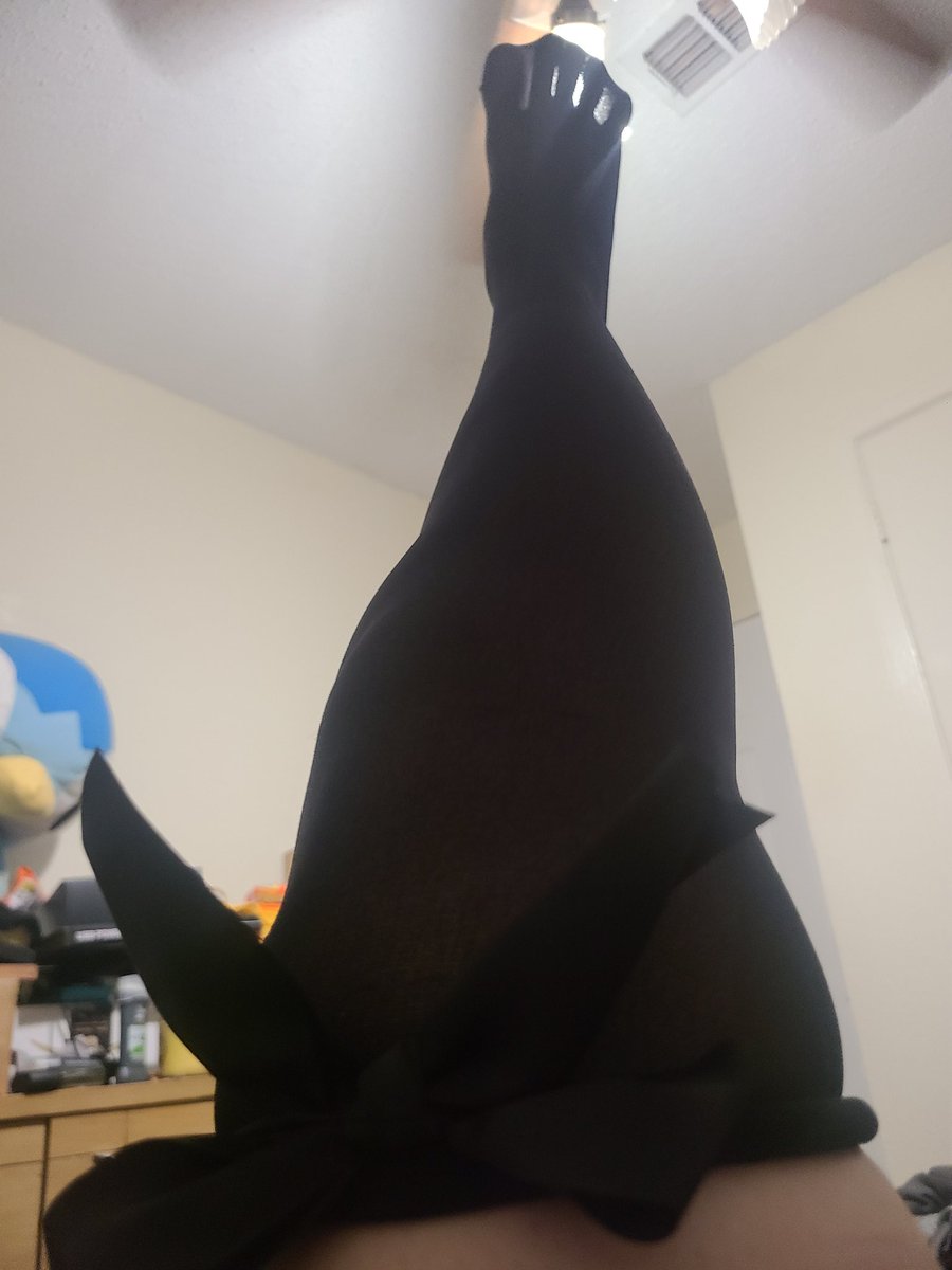 ColettVT's tweet image. My room is even more of a mess than it was last time I posted pics... please ignore! Anyways my friend is moving so she got me these cute little guys with bows on them! I love them so much so I figured if I was gonna take a couple pics with them might as well post here too!~