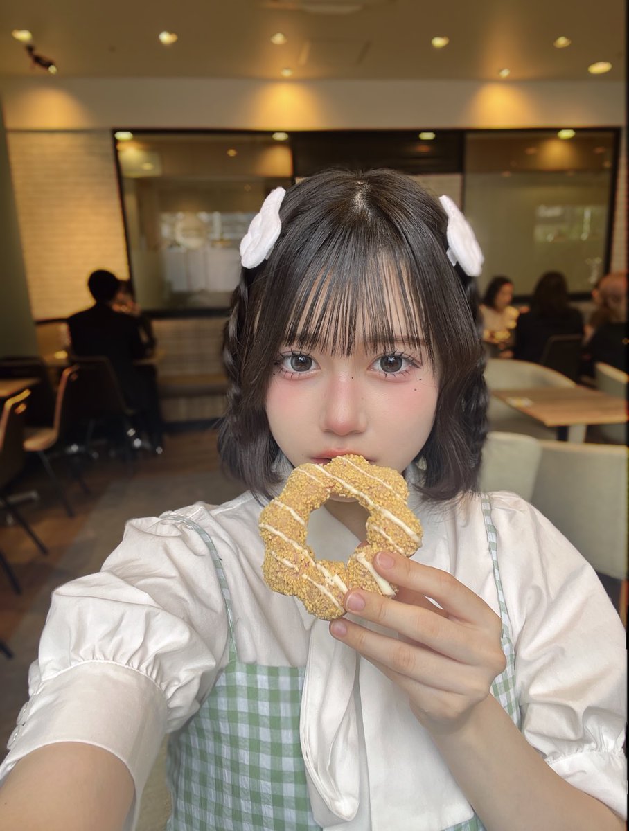 ねえねえ、ひとくち食べる？？