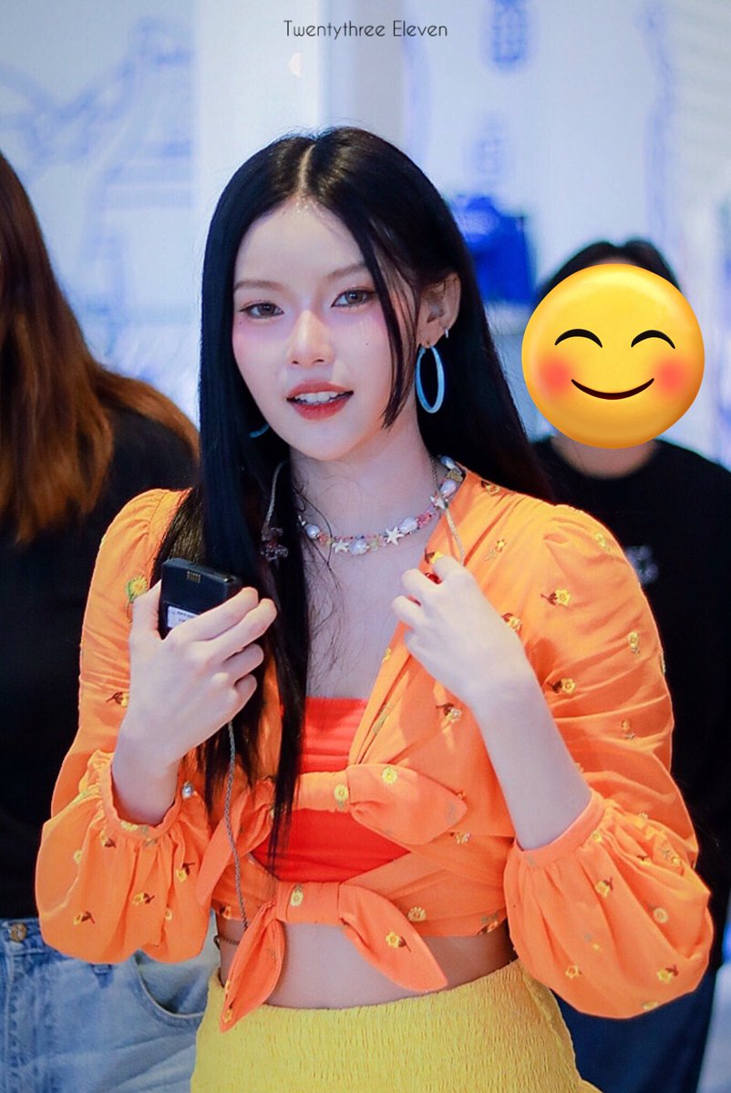 Twentythreee11's tweet photo. 🧡💛 #Mabelz_PiXXiE #PiXXiE #ComfortTH #ComfortUVxPiXXiE #หอมเจิดไม่กลัวแดดจ้า #TopsHomeandBabyFair2025 #ซื้อกล้องมาถ่ายน้องมิ้น https://t.co/oHdS9sB2XS