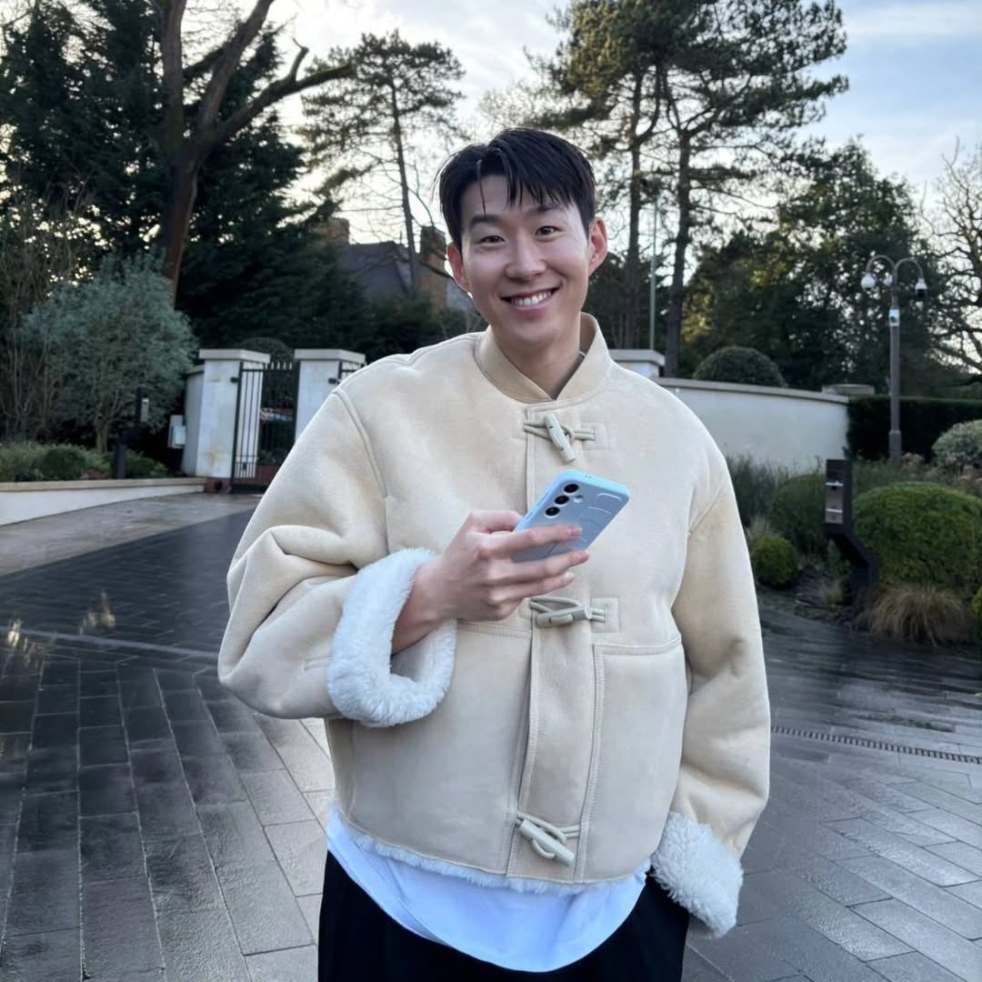 OffsideDrip's tweet image. HMS 🇰🇷 😊🧥