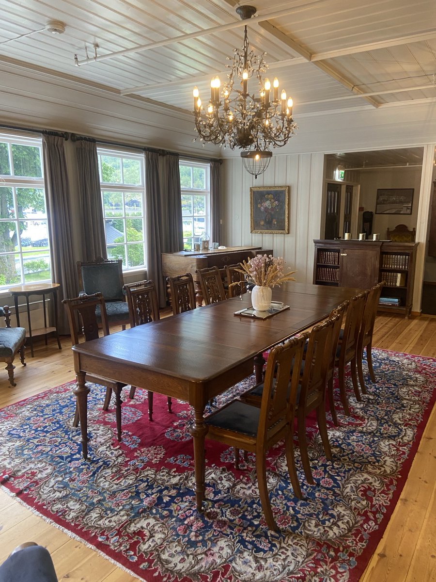 Mark Rowe tweet media