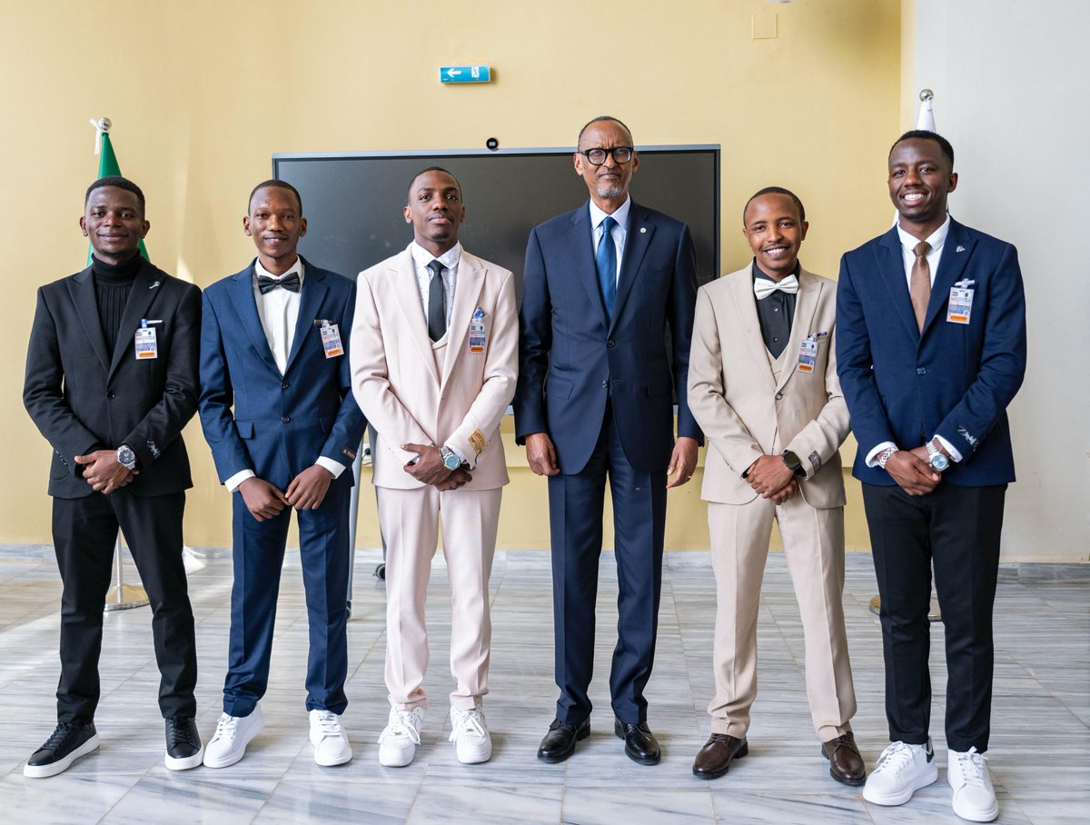 uwimbabazi_i's tweet image. This is a proud moment for Rwanda and a testament to Pan-African collaboration in shaping the digital future of our continent. 🇷🇼🤝🇩🇿 #InnovationForAfrica #AIForDevelopment