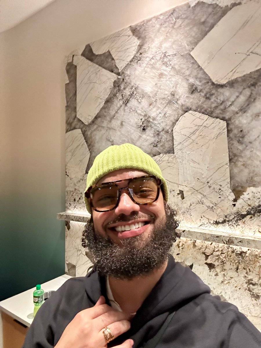 oaklandrob's tweet photo. qualit ruined, but #NewProfilePic https://t.co/YFXy1BuQfU