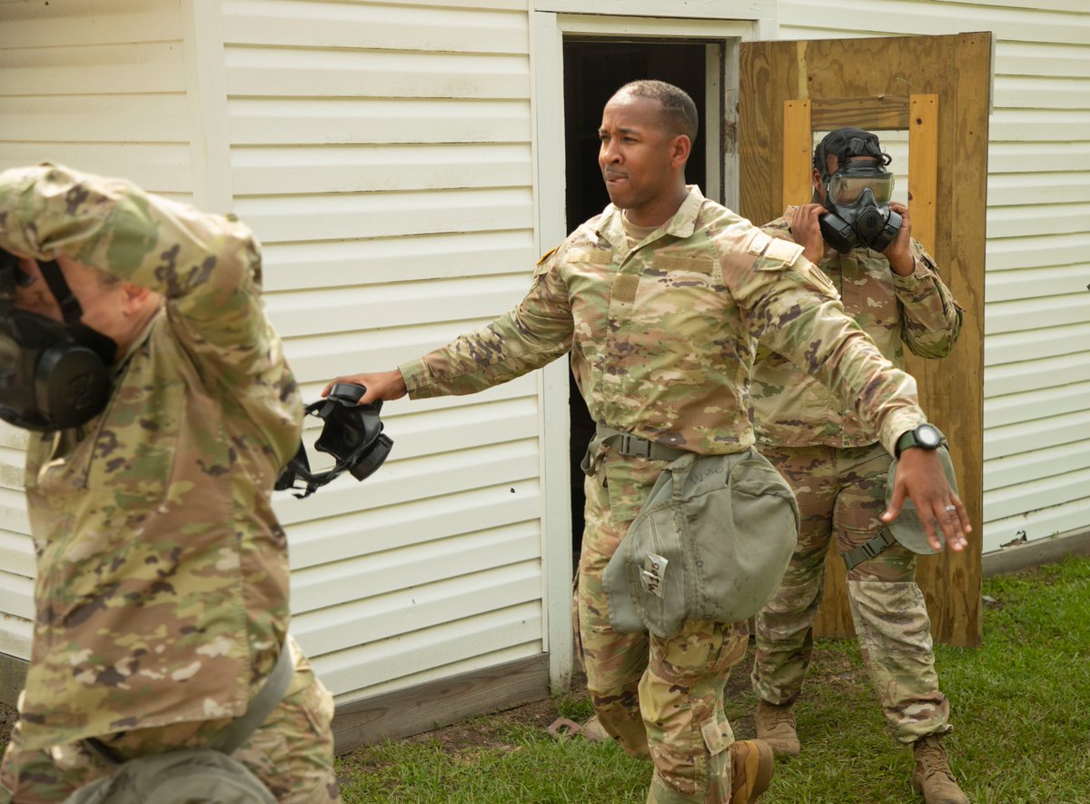 3rd_Infantry's tweet image. Soldiers from 3rd DSB, 3ID, showcased lethality, readiness & resilience at the CBRN range on Fort Stewart 💥
From warfighting skills to transformational training, our people remain the Army’s greatest strength. #WarfightingTransformationPeople #MarneReady #CBRN #ArmyStrong