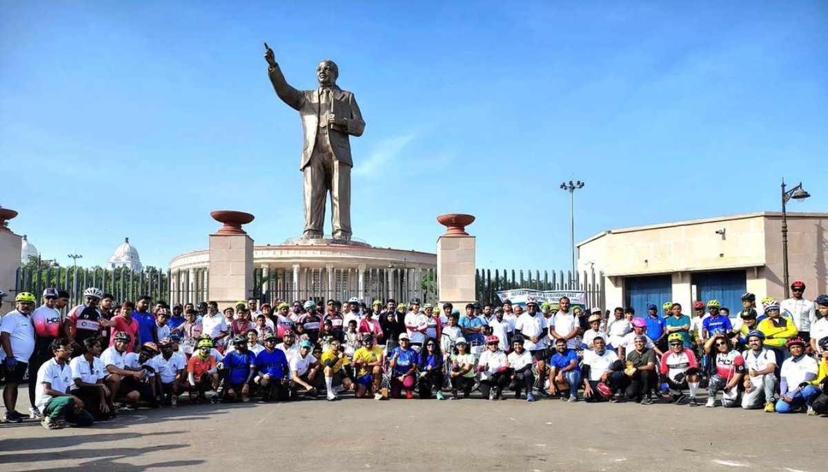 hcggroup2's tweet image. Celebrating #WorldBicycleDay with over 300 cyclists at this amazing place taking #mission1000 forward by donating 15 cycles to underprivileged girl child &amp;amp; 2 tricycles to disabled thank you @HMDA_Gov @hydcitypolice @CommissionrGHMC for your support, thank you @akshayakalpa