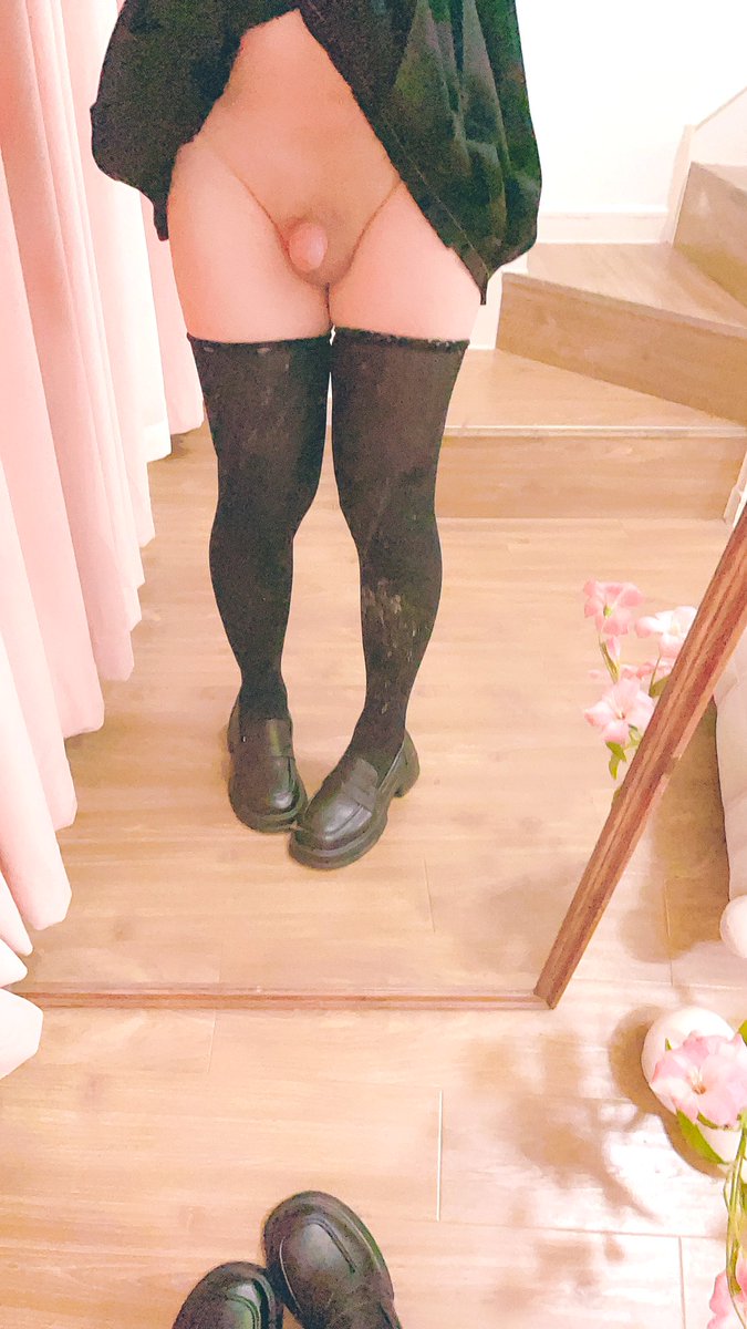 偷看学妹的裙底可是不礼貌的哦😯～

#伪娘 #伪娘の日常 #可爱的男孩子 #男娘