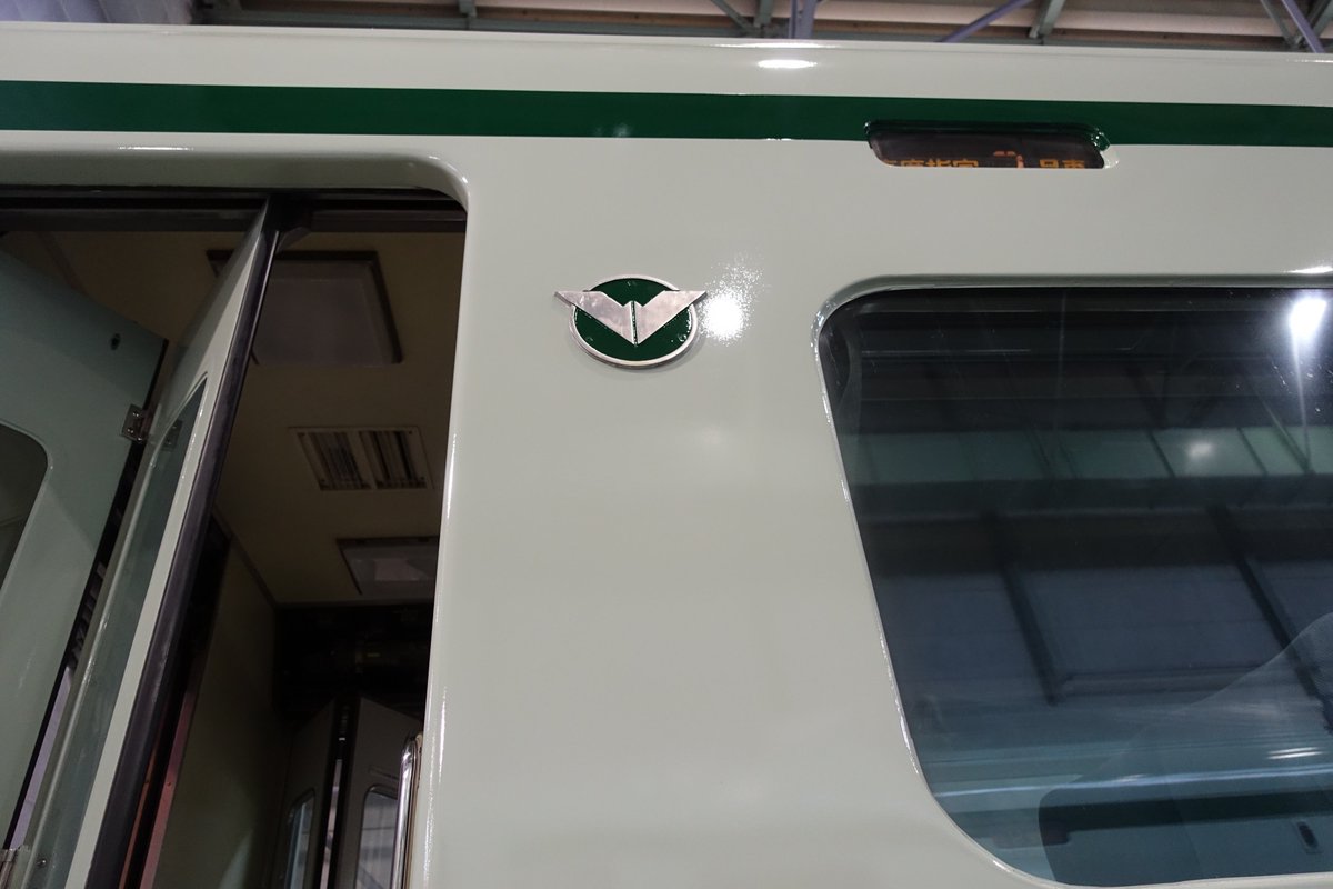 10000系が復元塗装で運行開始！】 「なつかしの緑色（濃淡グリーンの