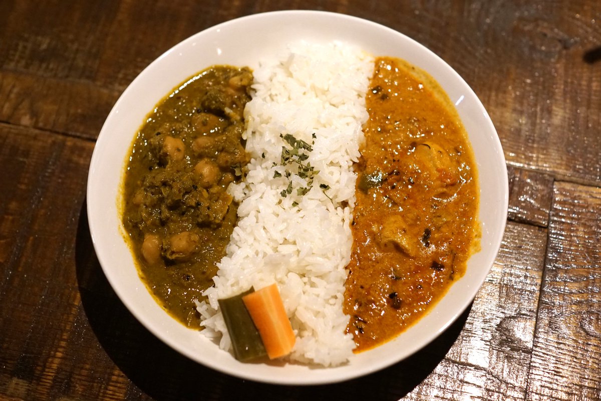 【06.03.25 夏の豪華なホリフェス25】
昨年暮れのリベンジで、初夏に右近さん訳詞のクリスマスソングを聴きに🎄
テンポ良い構成とパワフルさ繊細さのある歌声に、とても楽しめました。
終演後には、カレー🍛も堪能。