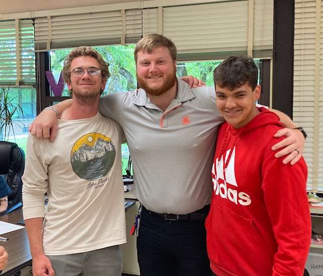 Awesome day of painting rocks! Thank you to our high school students who came down to give a positive interaction with our students. #ISInnovators #paintedrocks #SEL #KindnessMatters