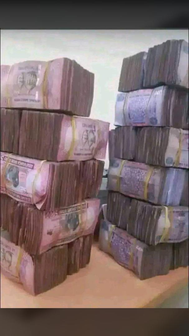 Guys niba udafite abantu nibura 10 bakuguriza 1 million imwe imwe, urakennye henuka tujye gushaka amafranga 🤓🤓🤓