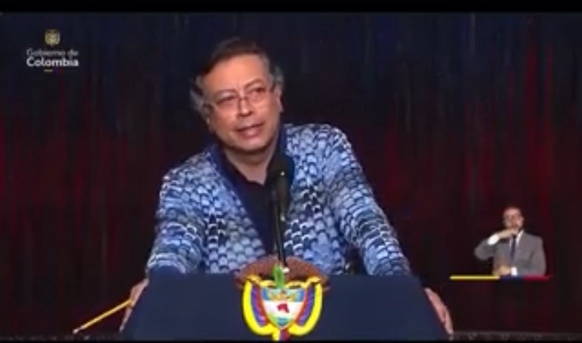 Reapareció, pero ahora es Petro el escamoso 🙈🤣