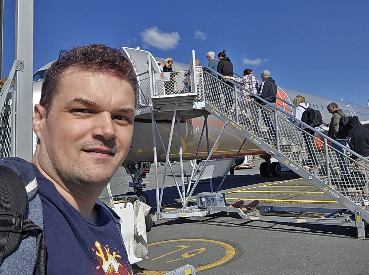 I'm home on the Gold Coast... And gone again!! A quick sneaky trip to Sydney for a few days!!