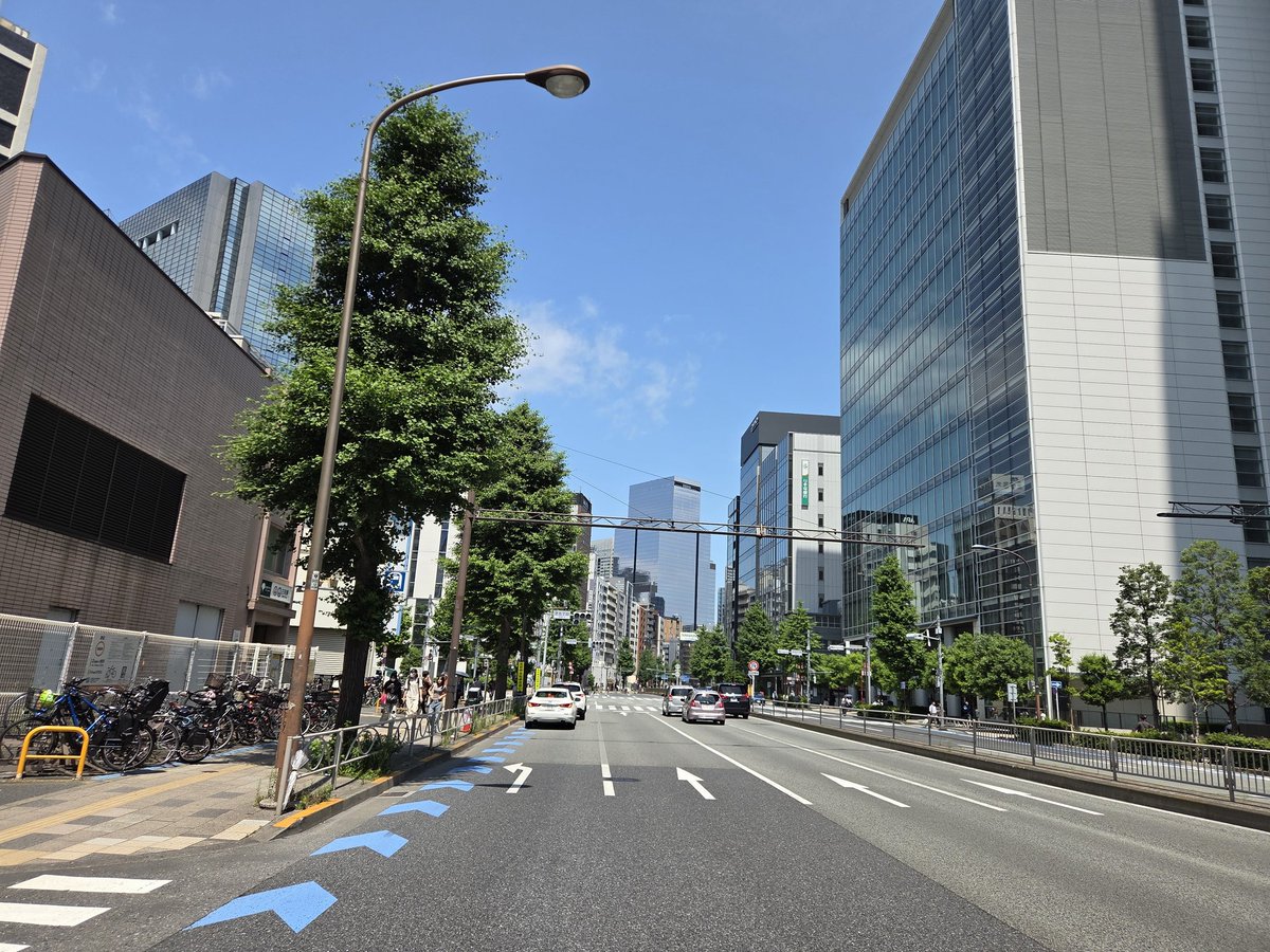 カヌレマニアなど仕掛けるライクトリーの新オフィスへ。新たな事を進めます。