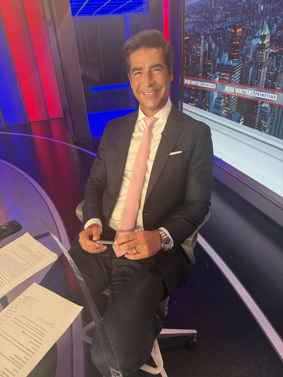 JulieBanderas's tweet image. Photographic evidence below: