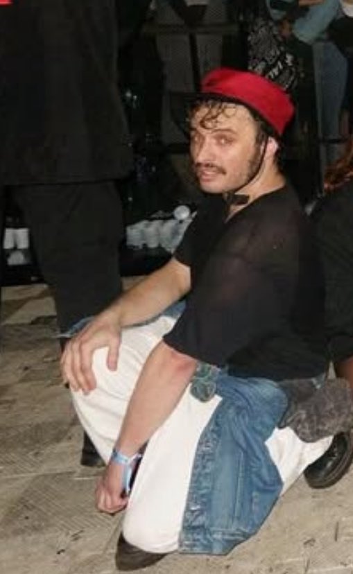 este chico me subió en colombiana, chapamos y después me cuidó lo que quedaba de concierto, un angel la verdad ❤️‍🩹