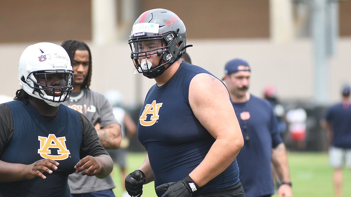 Enormous 6-foot-7, 370-pound New Zealand-based OT Nikau Hepi camped &amp; visited Auburn over the weekend. Now he is working to return for an OV (VIP)

"Auburn, it's a different kind of place here. I like it here a lot."
247sports.com/college/auburn…