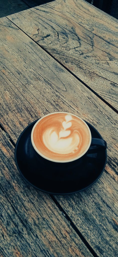 edevkabedev's tweet photo. caffè latte by TAP coffee &amp; beer https://t.co/KGUzJeuyzm