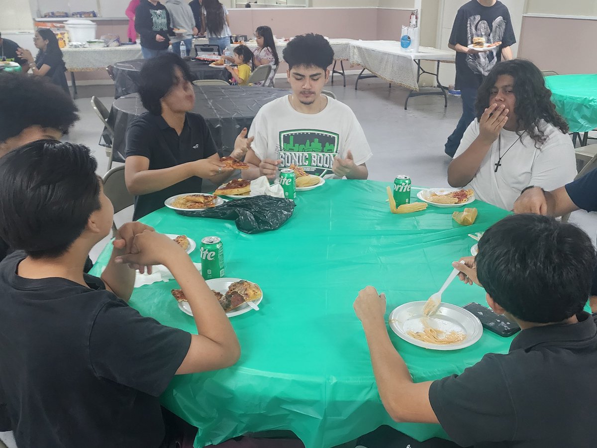 Keavon Runnels (@sfa_sonicboom) on Twitter photo We had a great end of year celebration. Good food and good fun. Lots of laughs. <a href="/AustinHS_HISD/">Stephen F. Austin Highschool</a> We had a great end of year celebration. Good food and good fun. Lots of laughs. <a href="/AustinHS_HISD/">Stephen F. Austin Highschool</a>